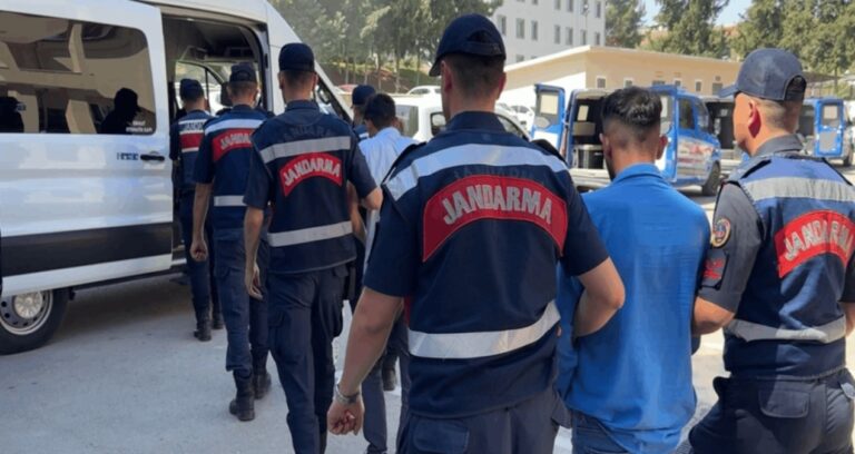 gaziantep merkezli sosyal medya dolandiriciliginda 5 tutuklama lgA5ftOZ