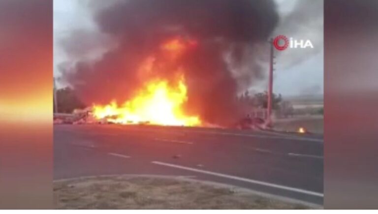 yanici madde tasiyan tir sarampole devrildi aracta yangin cikti 94i73wYU