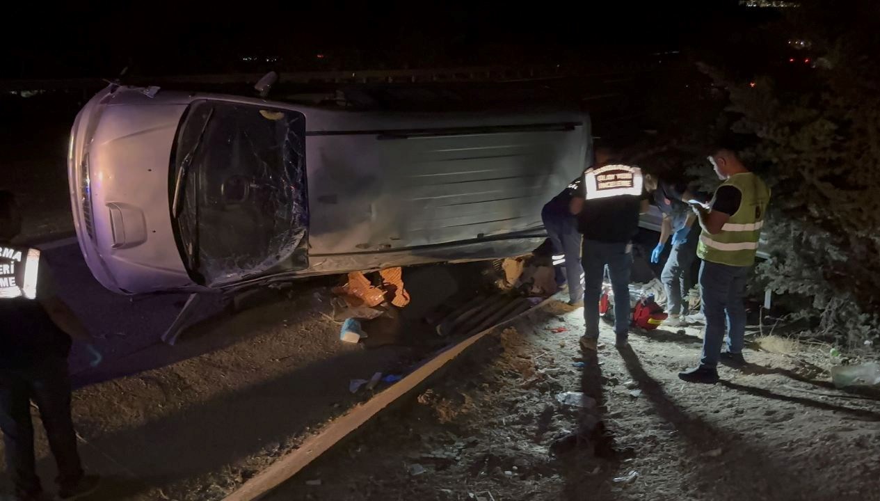 gaziantepte lastigi patlayan minibus takla atti 2 olu 8 yarali 7lTtR2gm