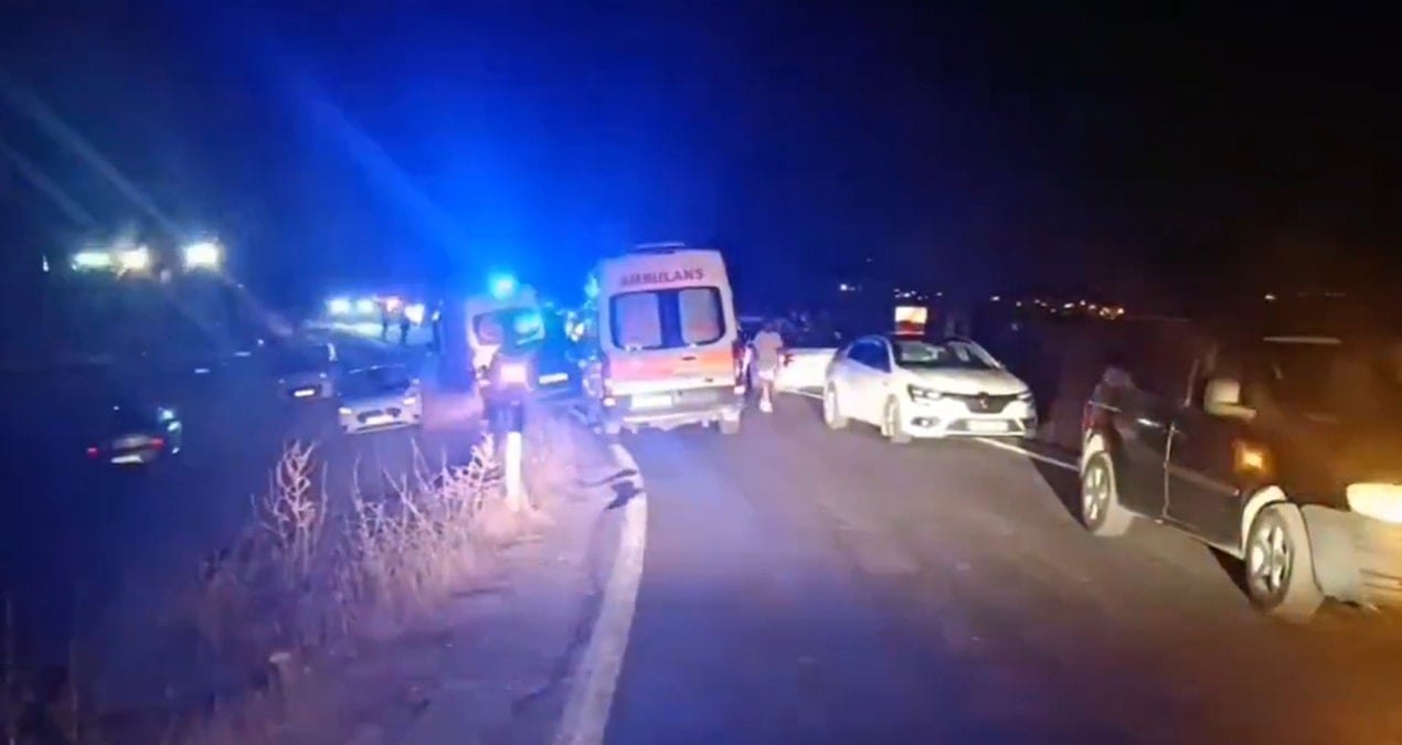 kanli pusu 4 kisilik aile arac icinde katledildi 5WvvpzYS