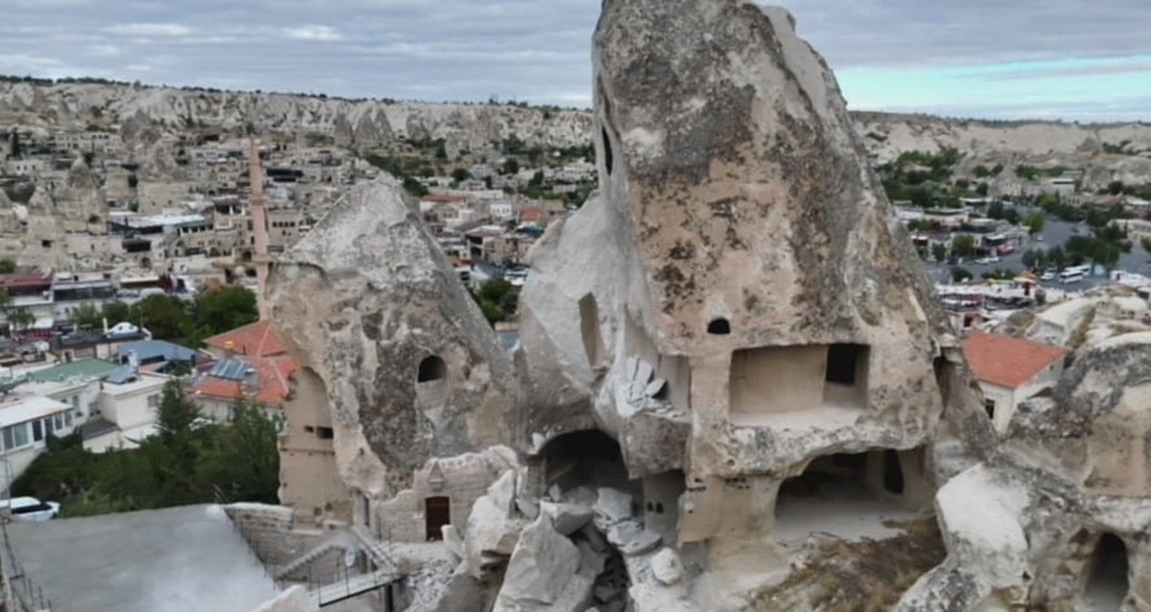 kapadokyada peribacasinin bir kismi yikildi PdptJzbc