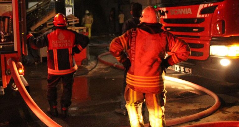 karsta bir evde cikan yangin diger evlere ulasmadan sonduruldu GaLj4MCU