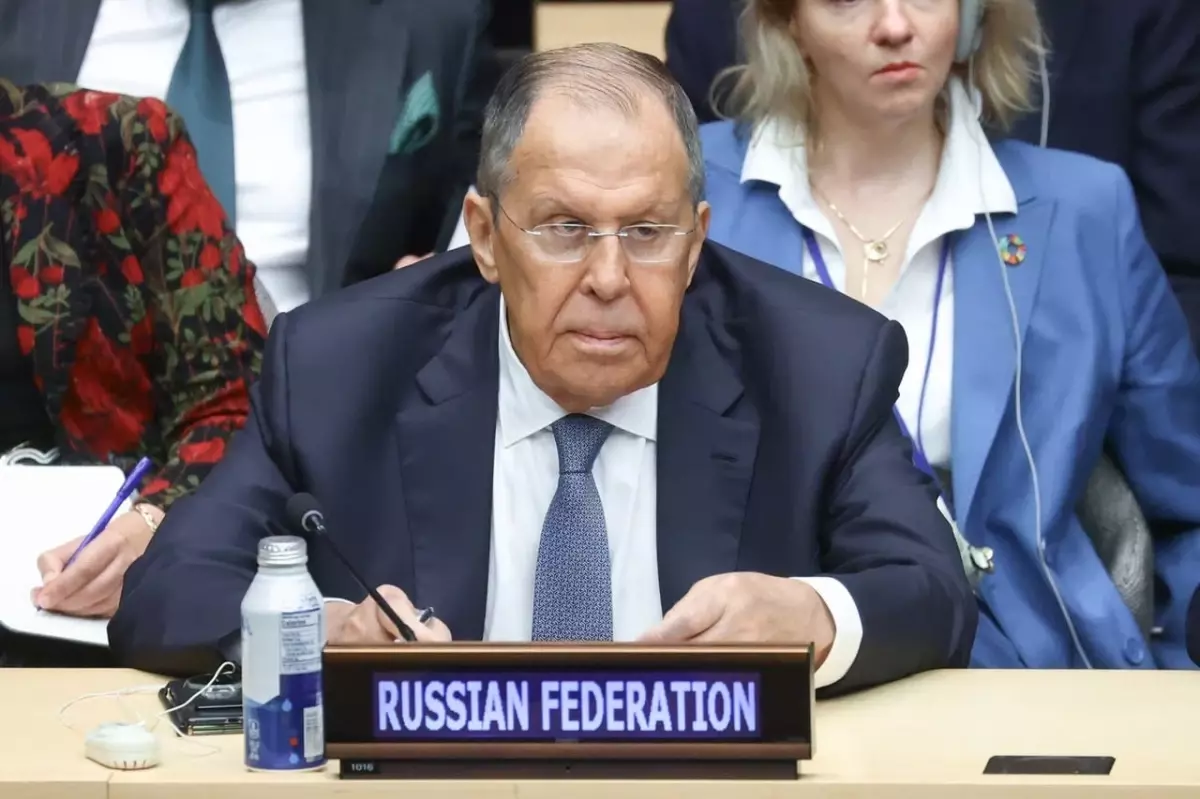 lavrov gazzede 65 bin kisi hayatini kaybetti aOjDWySH
