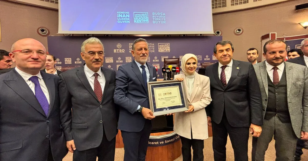 bakan goktastan bursada aile ve ekonomi vurgusu ekonomik buyume guclu ailelerle mumkun jKMLDzI7.webp