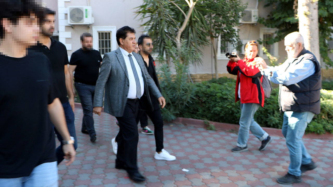 eski kemer belediye baskani mustafa gul tutuklandi DetrDWwh.jpg