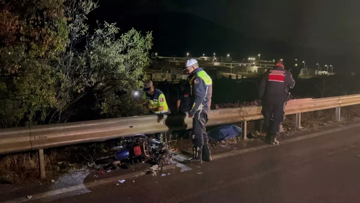 izmirde elektrikli bisiklet kazasi 1 olu 1 agir yarali WB1Ag7HH