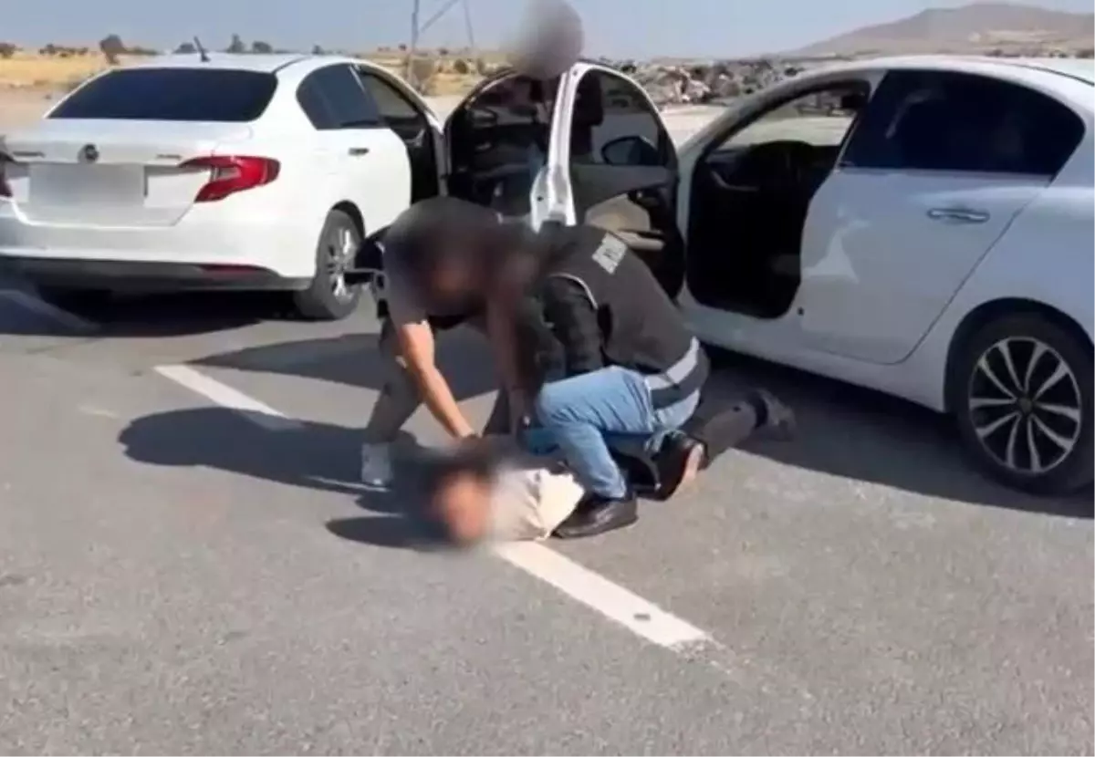 kayseride 21 ruhsatsiz tabanca ele gecirildi 34fU3YQN