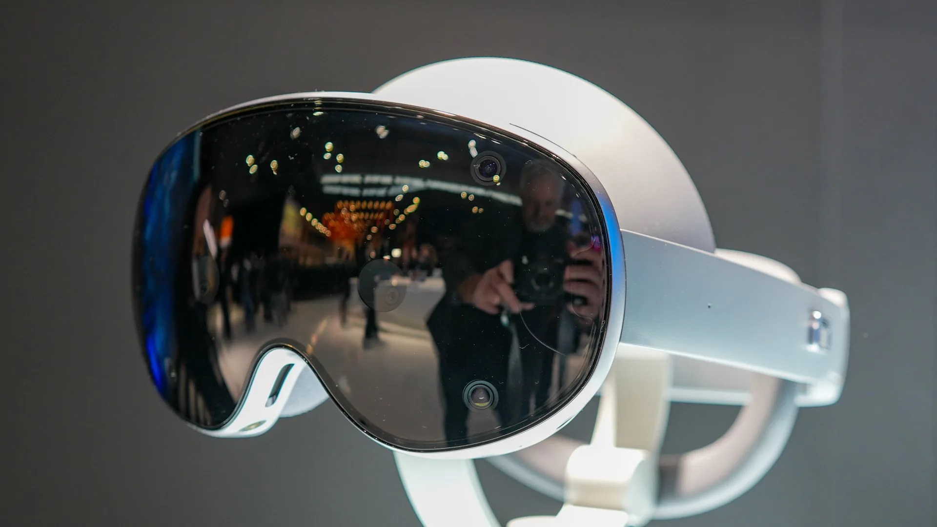 samsung ilk android xr basligini tanitiyor tarih resmilesti BZ4HJhX4.jpg