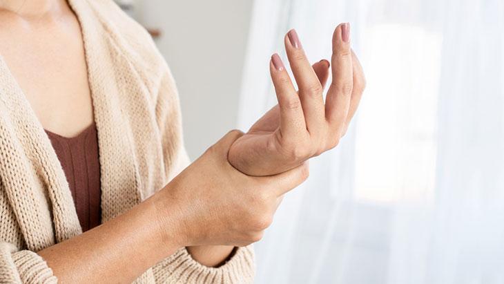 sessiz tehdit artrit sadece yaslilari vurmuyor eklem agrilarini hafife almayin lnvjVuju.jpg