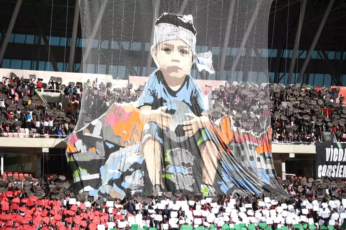 sivasspor taraftarindan anlamli koreografi C28DMPu5