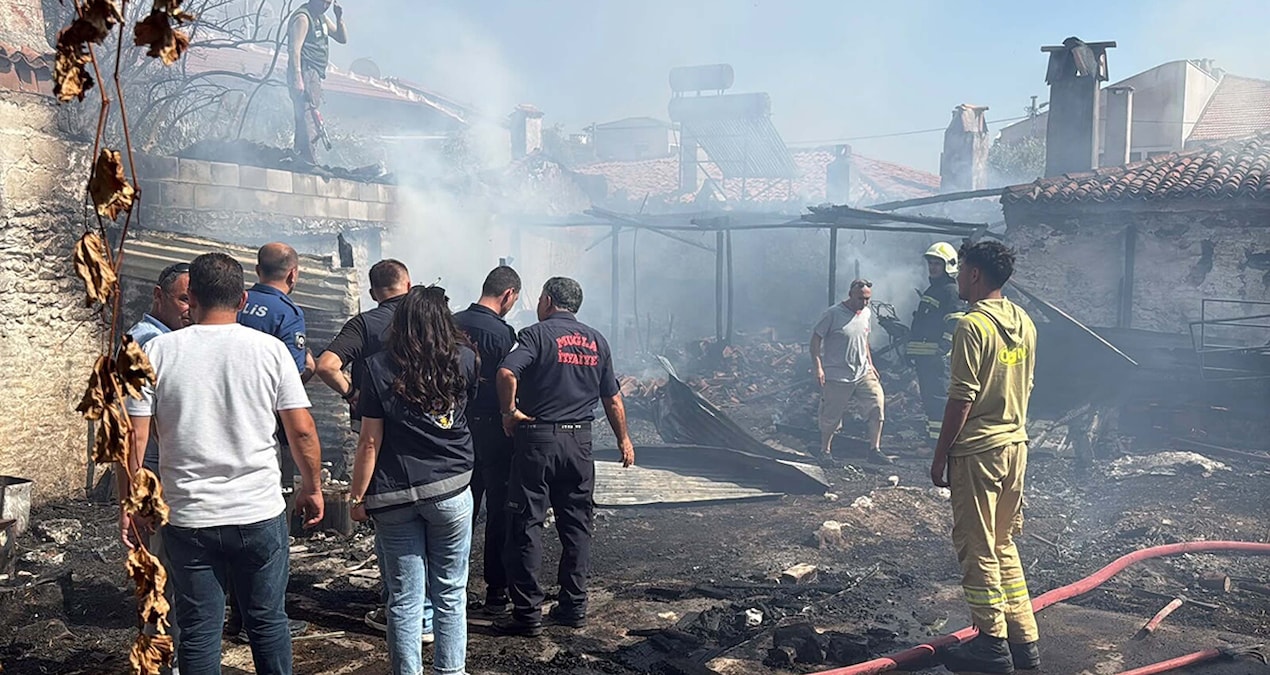Ev alevlere teslim oldu, bir kişi hayatını kaybetti Haber gorseli