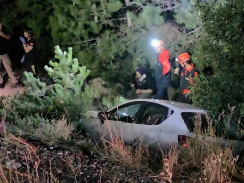 Kutahyada otomobil ile motosiklet ucuruma yuvarlandi 5 yarali y2RejPmK